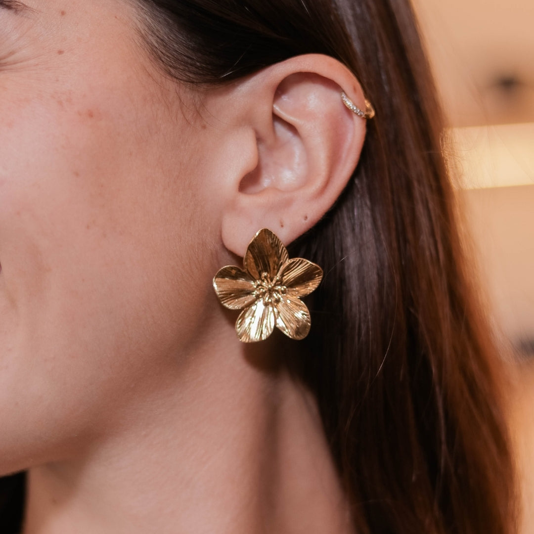 Aretes Flor de Hong Kong