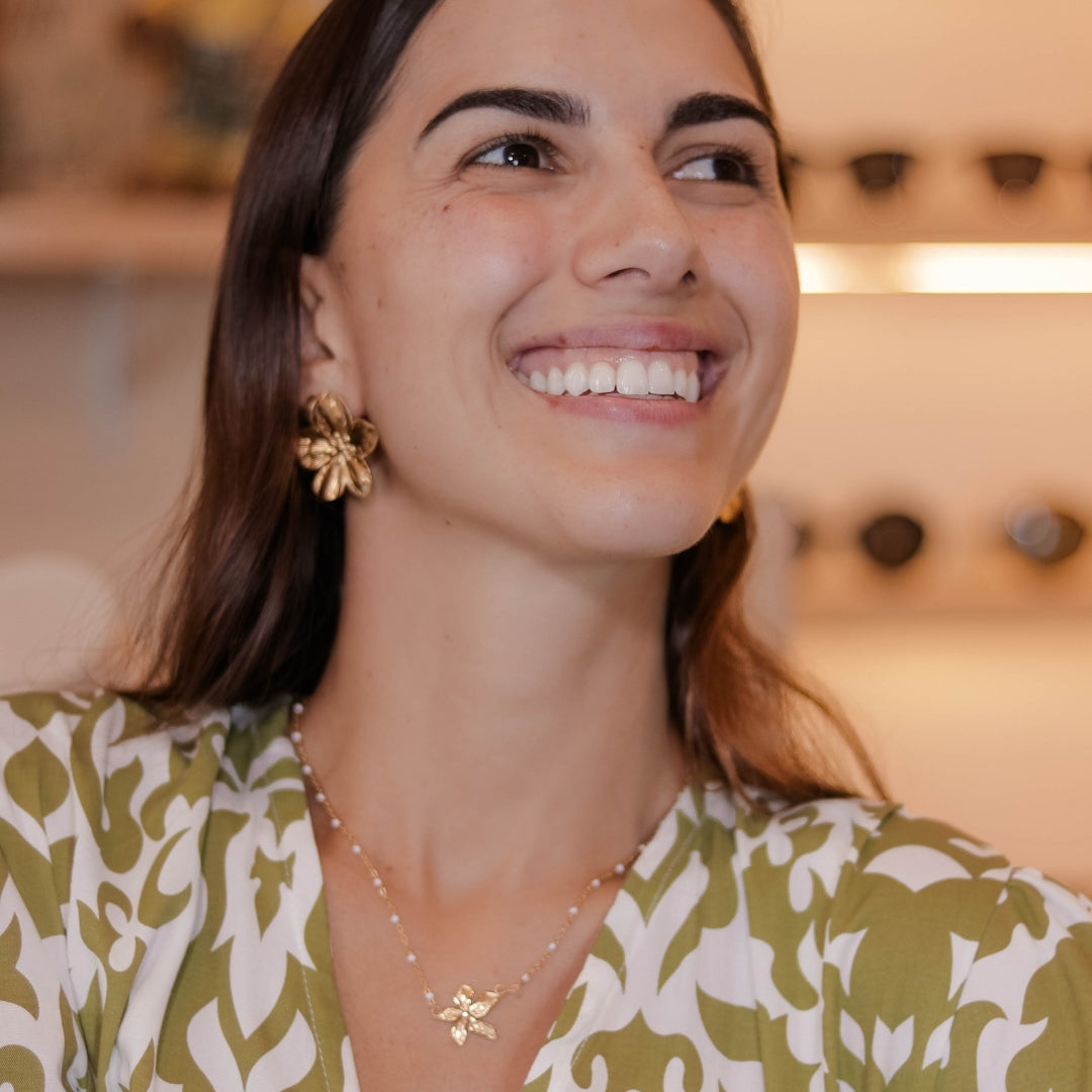 Aretes Flor de Hong Kong