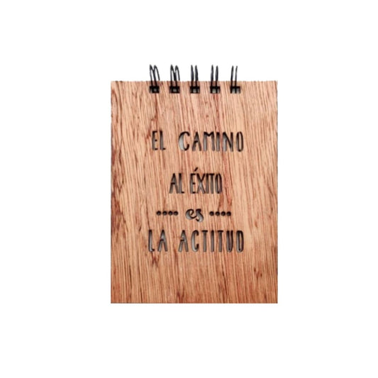 Libreta de Madera Mediana "El camino al éxito es la actitud"