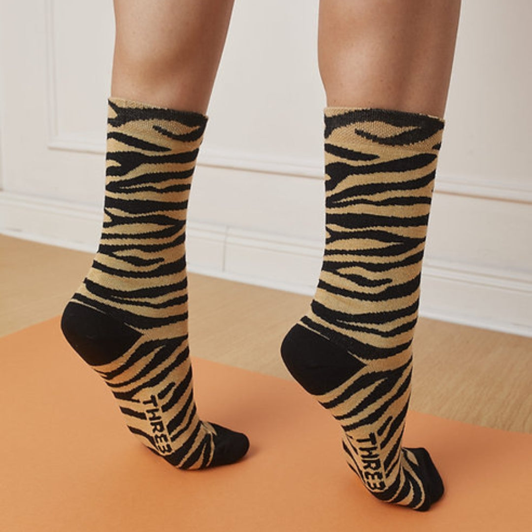 CALCETINES CASUALES ZEBRA BEIGE Y NEGRO - Aguacate Shop Perú