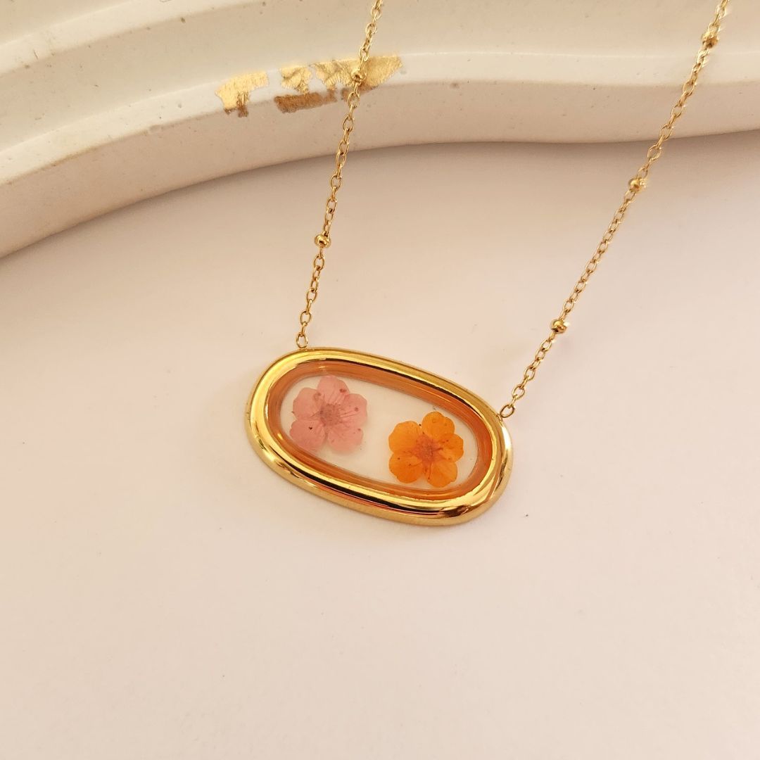 Collar Flowers Oval