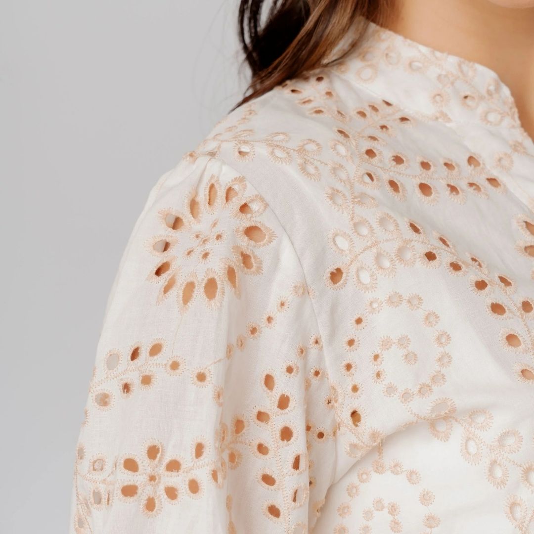 Blusa Broderie Emilia beige - Aguacate Shop Perú