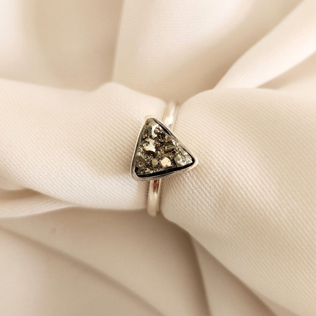 Anillo Pirita Triangulo
