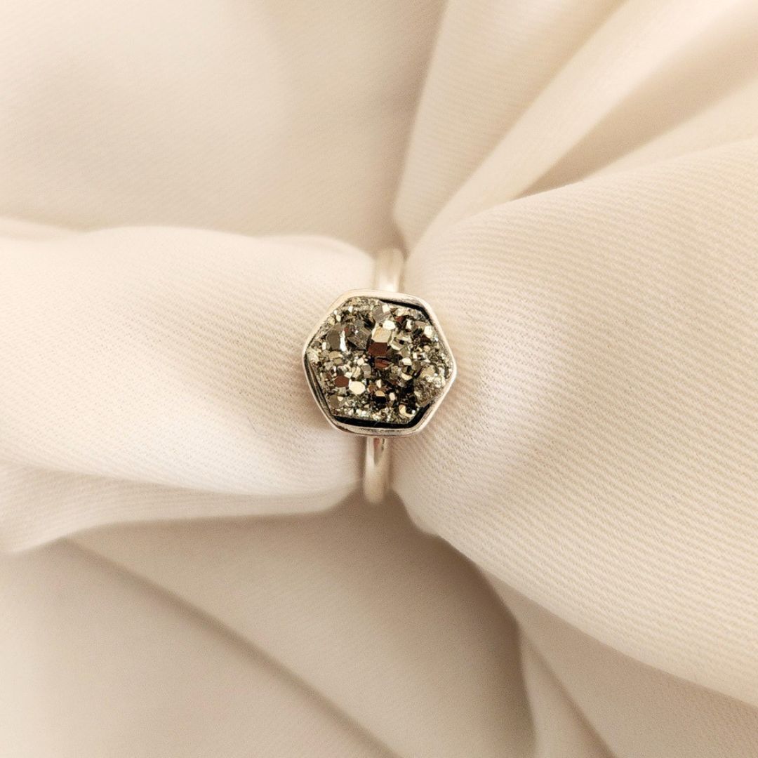 Anillo Pirita Hexagonal