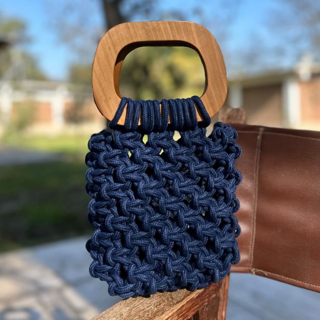 Cartera de macramé Isabela - Azul Marino - Aguacate Shop Perú